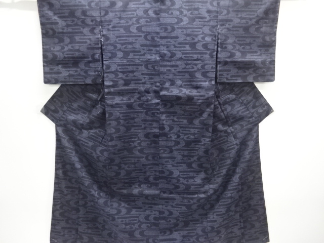 アンティーク　重要無形文化財　本場結城紬100亀甲観世水模様織出し着物